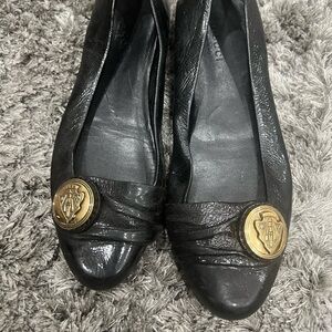 GUCCI Logo Hysteria Embellished Patent Ballerina Flats